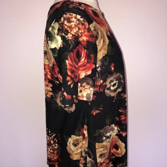 Forgotten Grace Floral Tunic - Picture 2 of 3